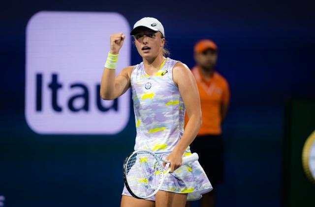 开云体育官网-斯瓦泰克赢下00后巅峰战 距“阳光双冠”仅差三胜